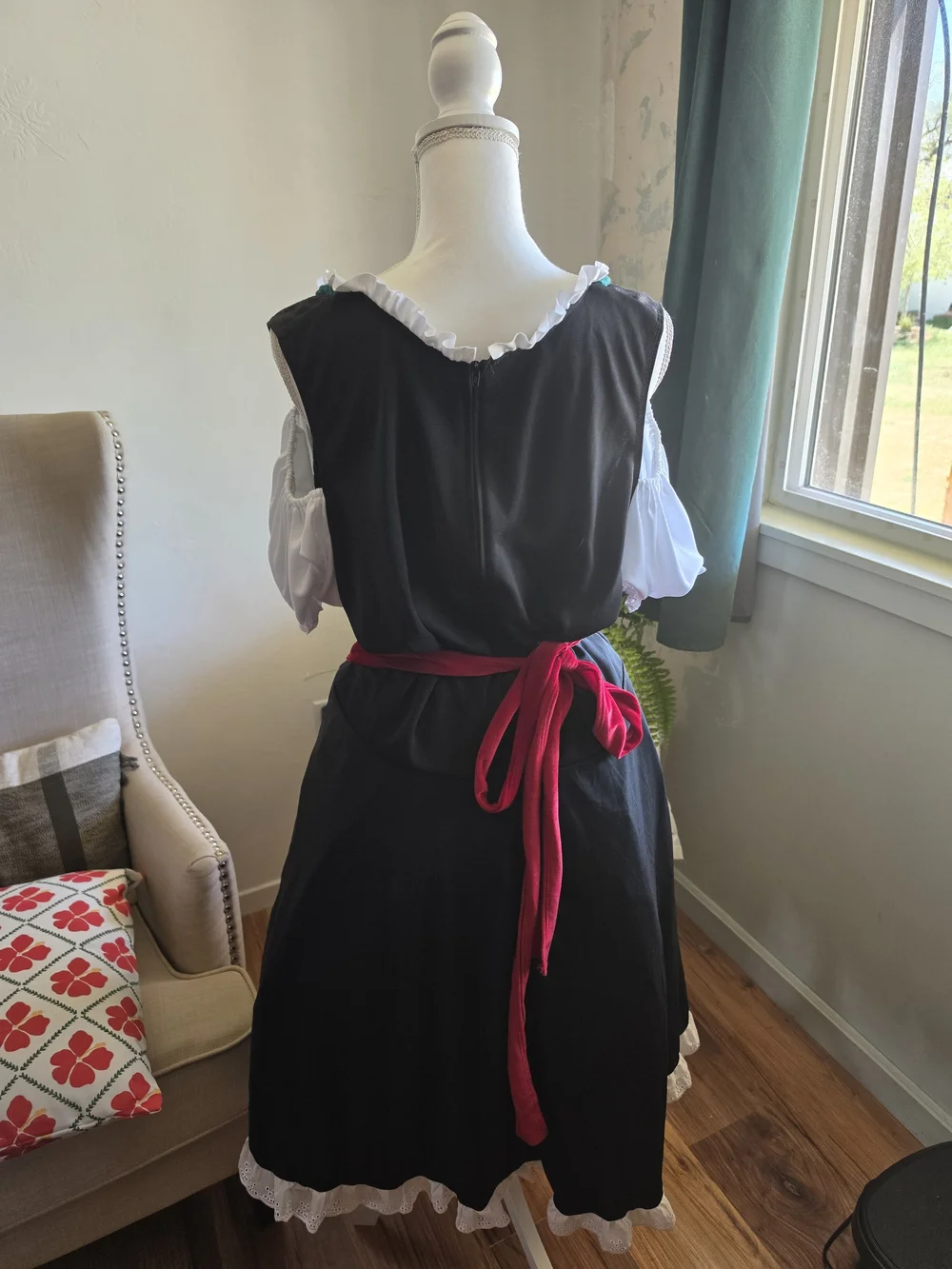 Traditional Women's Drindl Dress with Red Apron and Black Bodice - Picture 3 of 6